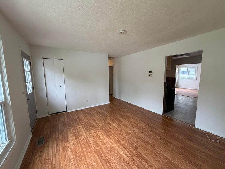 Building Photo - 831 Beech Dr