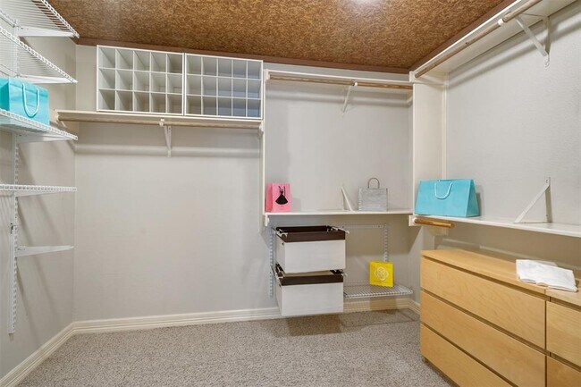 Building Photo - 50 N Cochrans Green Cir