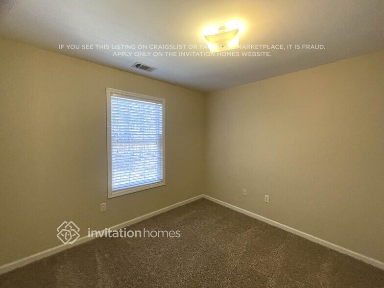 Building Photo - 143 Stonehenge Dr