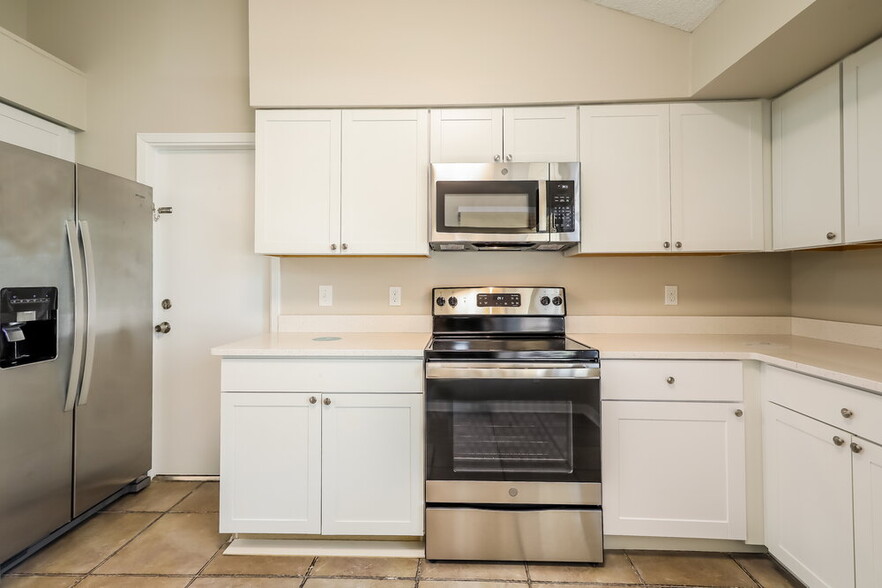 Building Photo - 4176 Rollingwood Ct