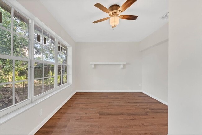 Building Photo - 550 SW 38th Terrace