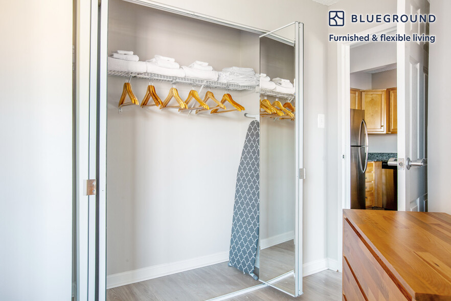 Building Photo - 1325 15th St NW