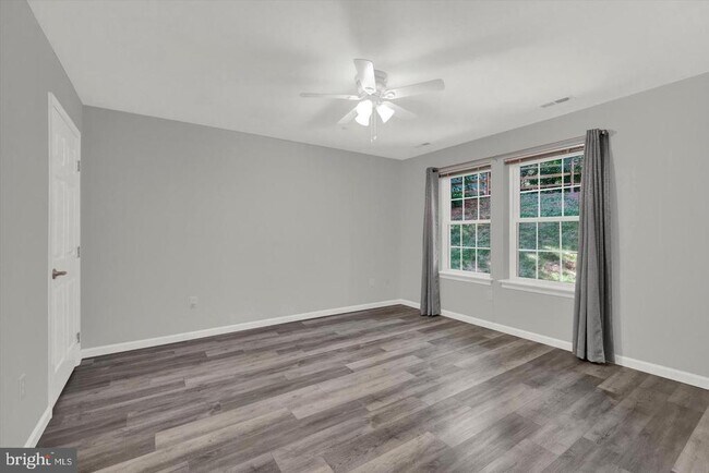 Building Photo - 2406 Ellsworth Way