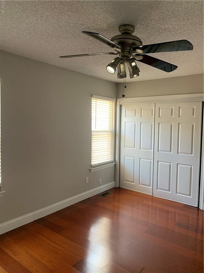 Building Photo - 1654 Jameson Dr