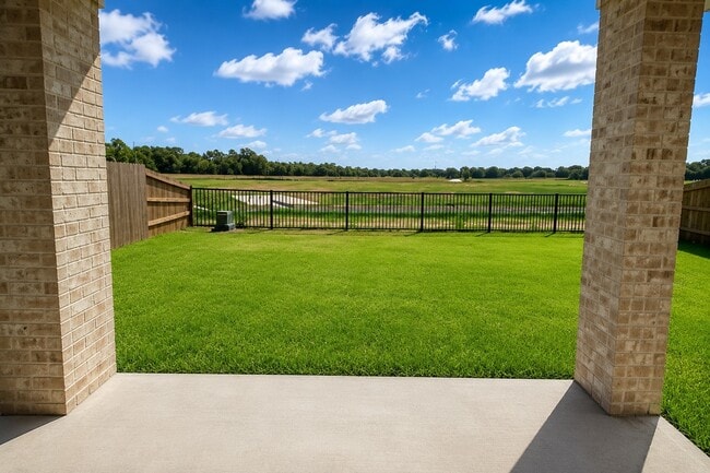 Building Photo - 2826 Duchess Dr