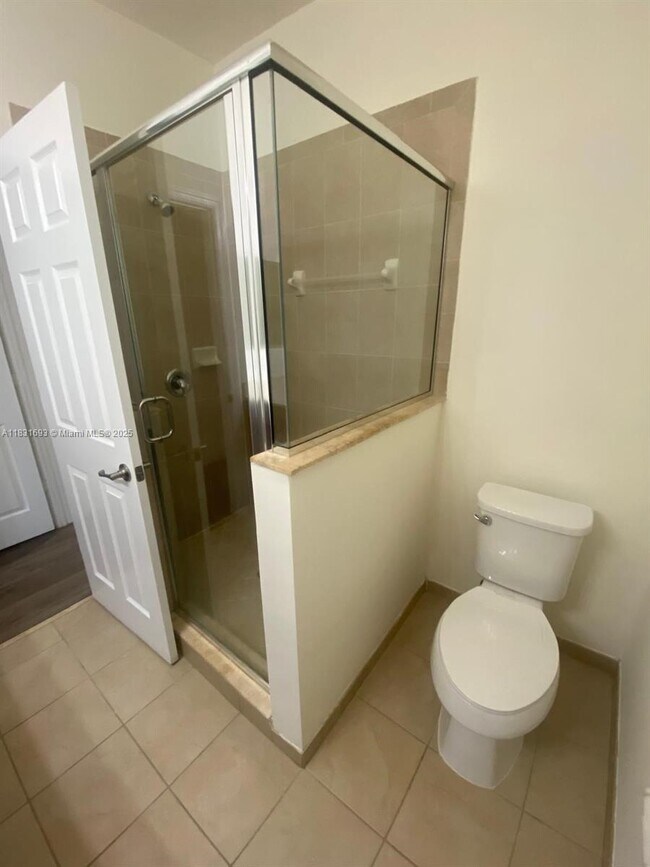 Building Photo - 9408 SW 171st Pl