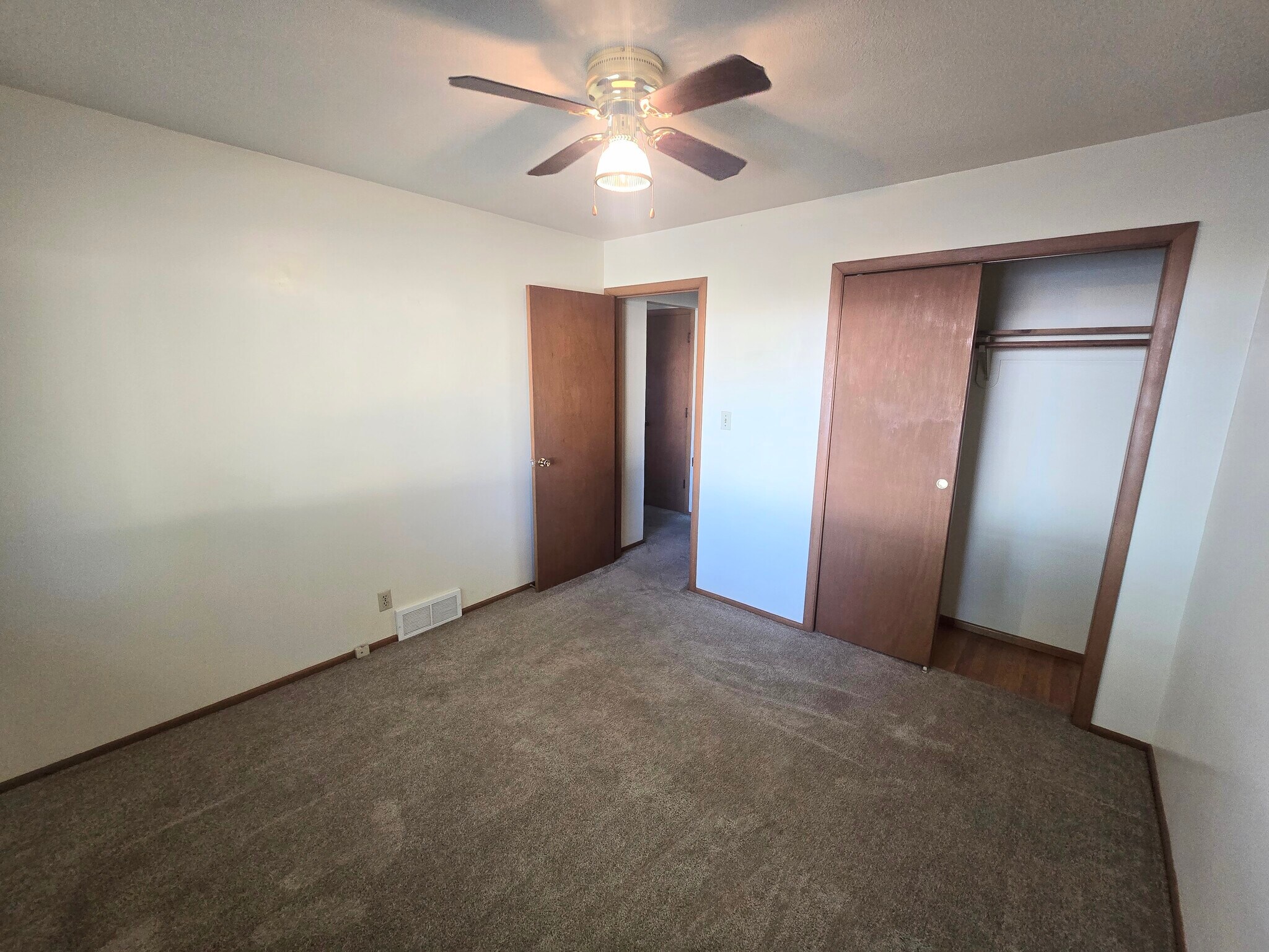 Bedroom #1 View #2 - 3405 S Oxford Ave