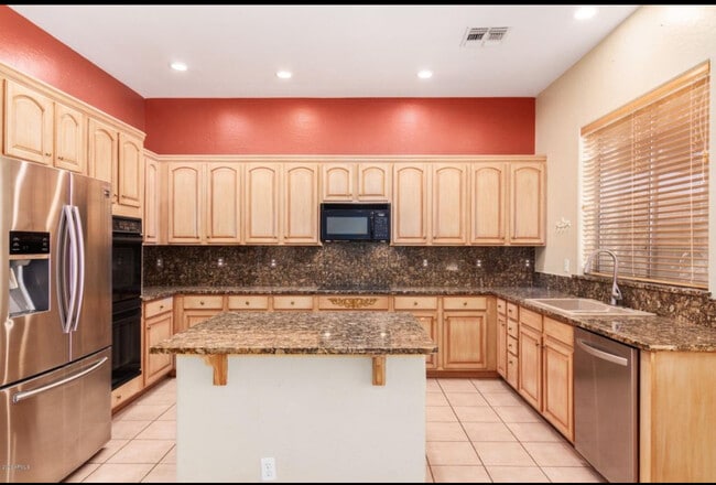 Building Photo - 1679 E Hearne Way