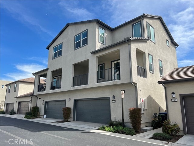 Building Photo - 144 Sash