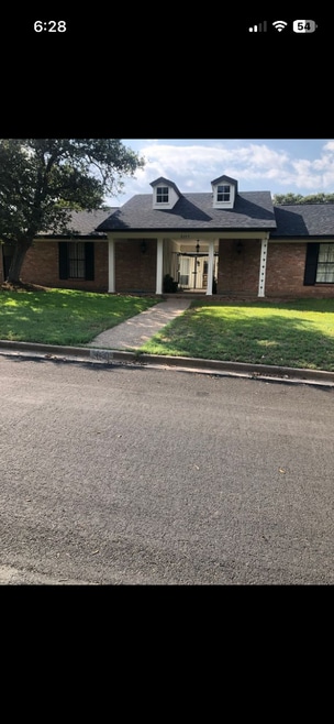 Building Photo - 8241 Forest Ridge Dr