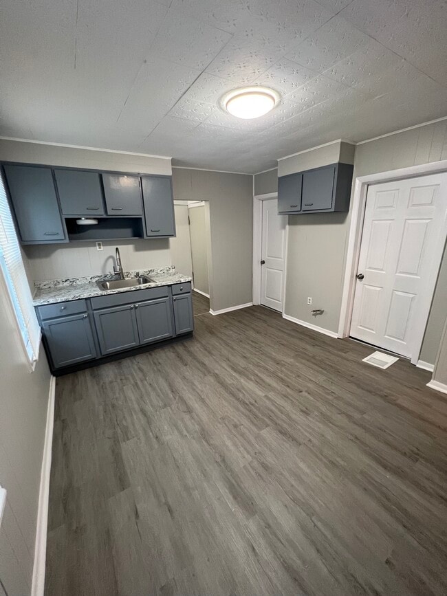 Building Photo - 334/336 Parkdale Ave.