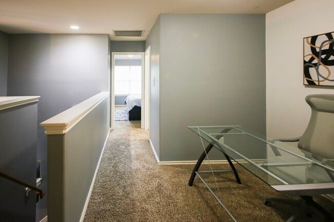 Building Photo - 6 Scenic Brook Ct