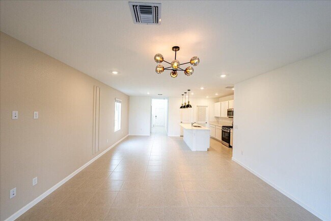 Building Photo - 11161 NW Fernbrook Dr