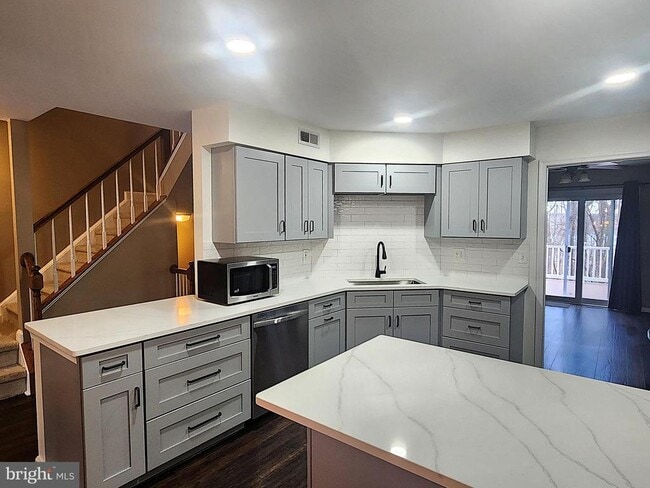 Building Photo - 14363 Long Channel Dr