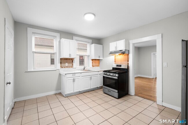 Building Photo - 693 Dixwell Ave