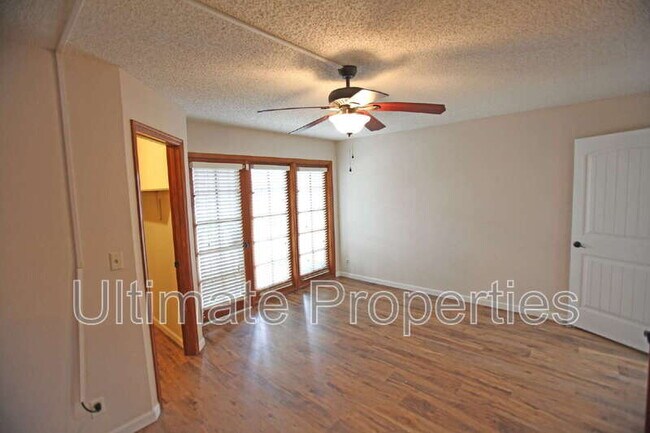 Building Photo - 2201 W Union Hills Dr