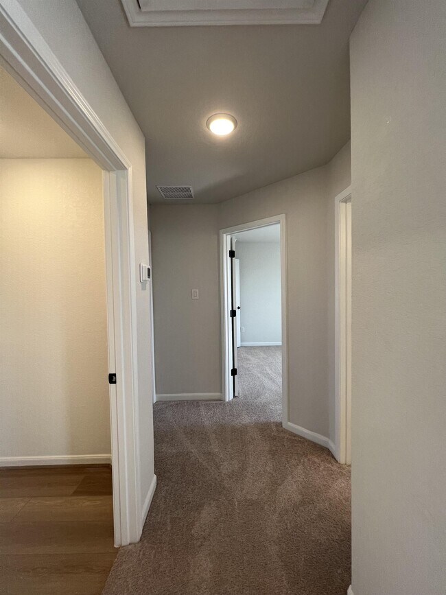 Building Photo - 16630 Daylight Ln