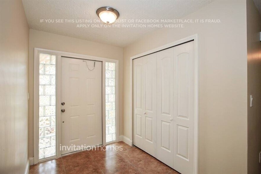 Building Photo - 17420 SW 109th Ave