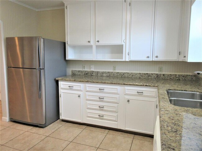 Building Photo - 2609 Hancock Dr