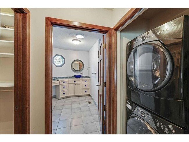 Building Photo - 7210 Juniper Ave