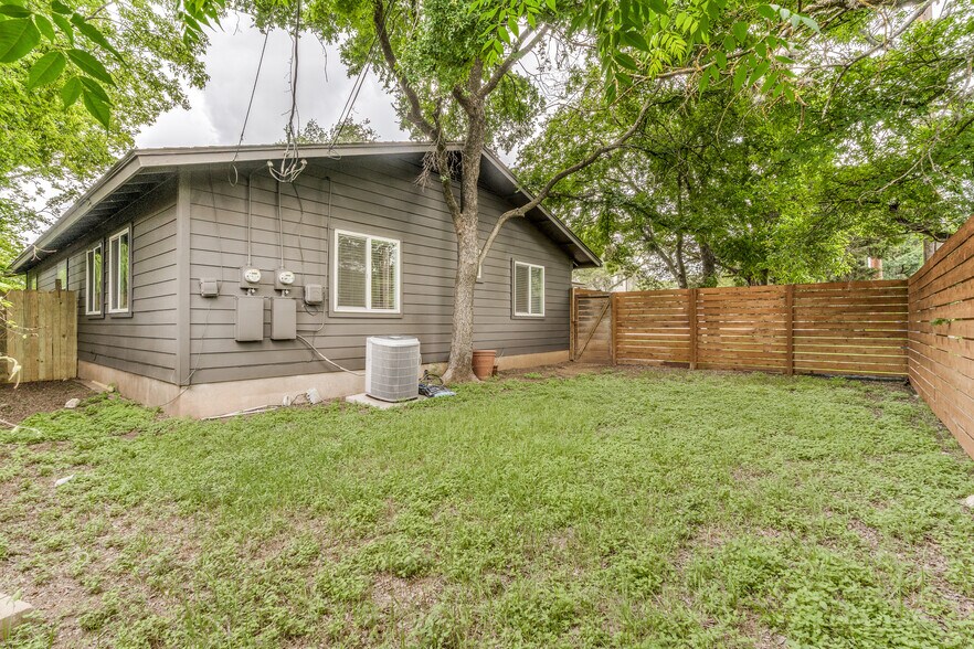 Private Side Yard - 3503 Clawson Rd