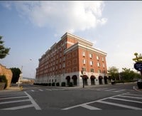 Building Photo - Wolf Court