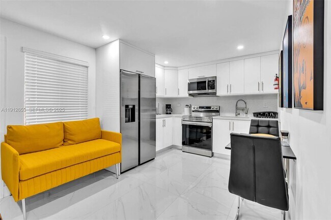 Building Photo - 923 NW 110th St