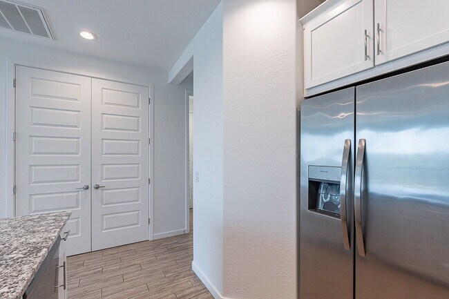 Building Photo - 4641 S Element