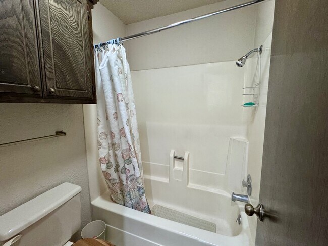 Building Photo - 2825 Tealwood Dr