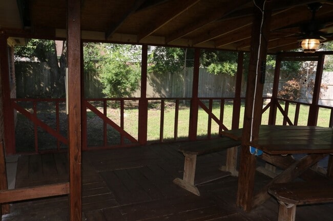 Building Photo - 1607 Chilton Ln