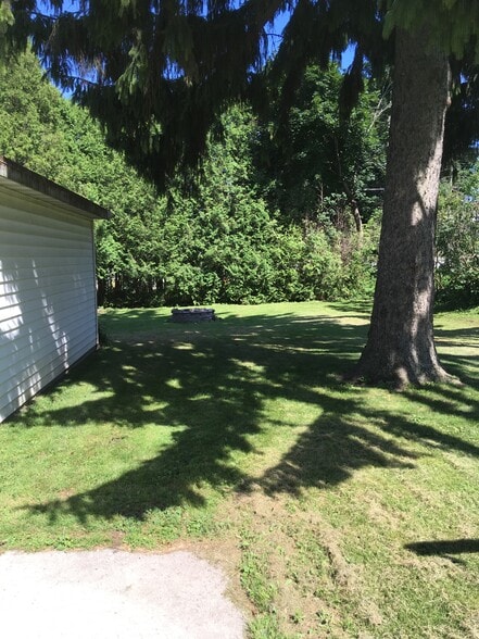 Yard - 1321 S 11th St