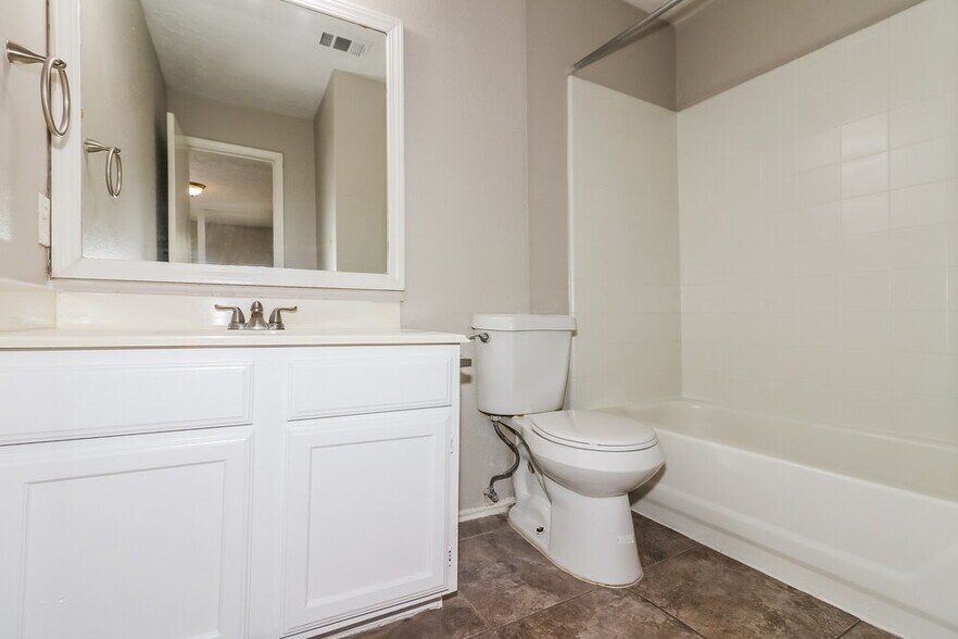 Building Photo - 6042 Beaconridge Dr