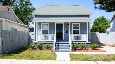 Building Photo - 605 Harnett St