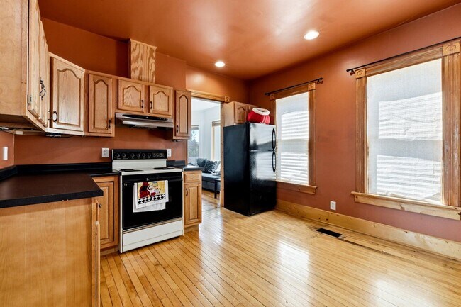 Building Photo - 513 N Harrison St