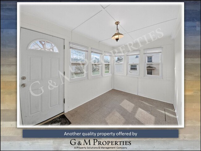 Building Photo - 1570 Mt Hope Ave