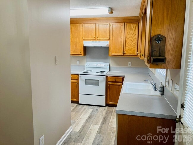 Building Photo - 6383 Kidville Rd