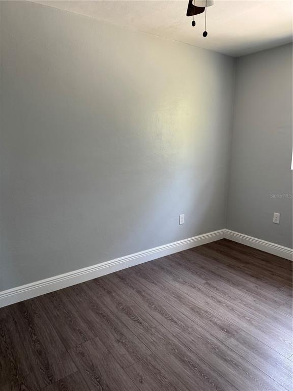 Building Photo - 1160 Lakeview Dr