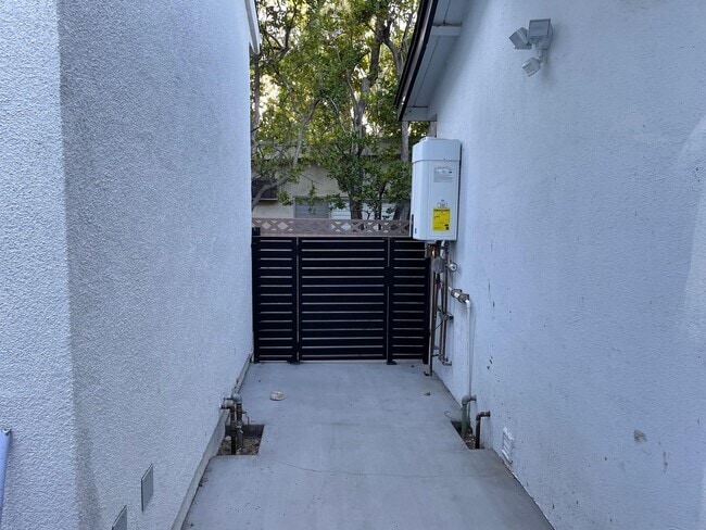Building Photo - 23110 Mulholland Dr