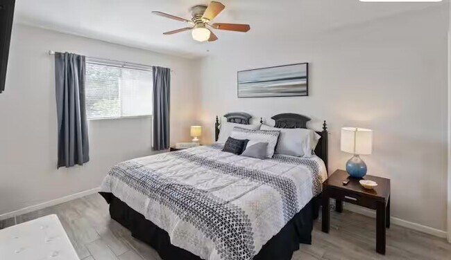 Building Photo - 12500 Melville Dr