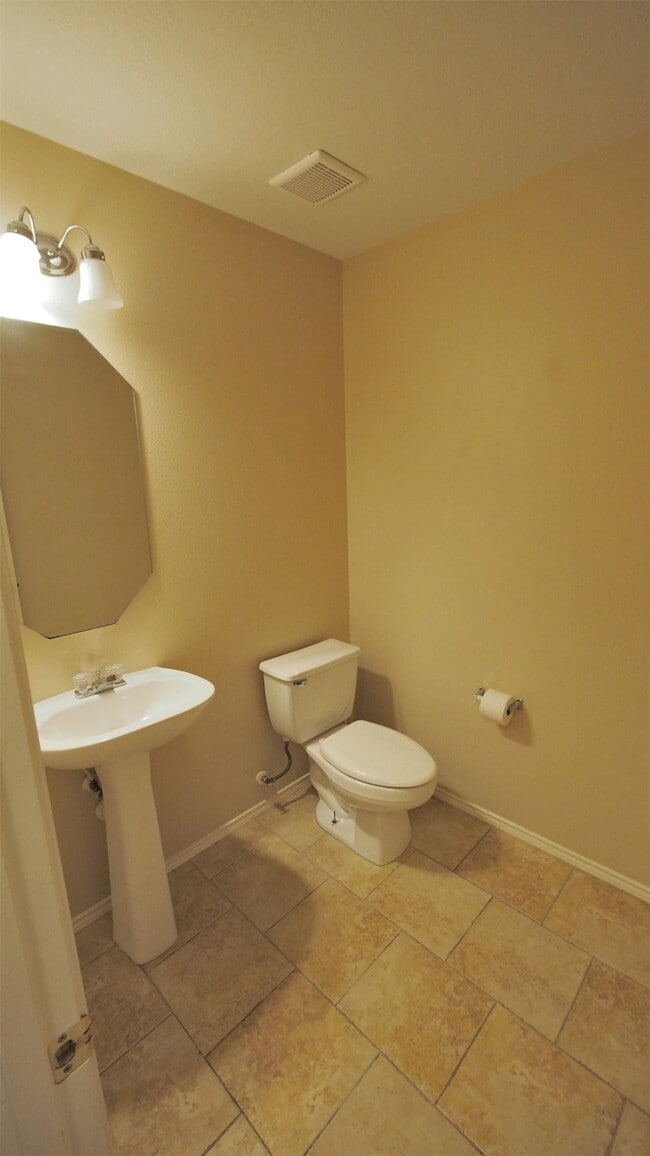 Building Photo - 21211 Bridge Springs Ln