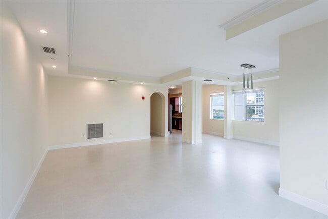 Building Photo - 3236 NE 5th St