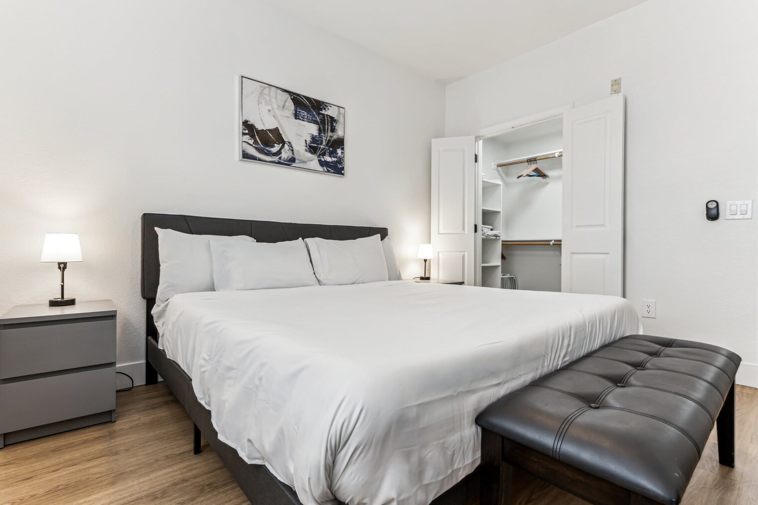 Building Photo - 9450 W Cabela Dr