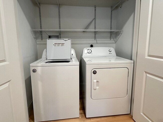 Building Photo - 61 June St