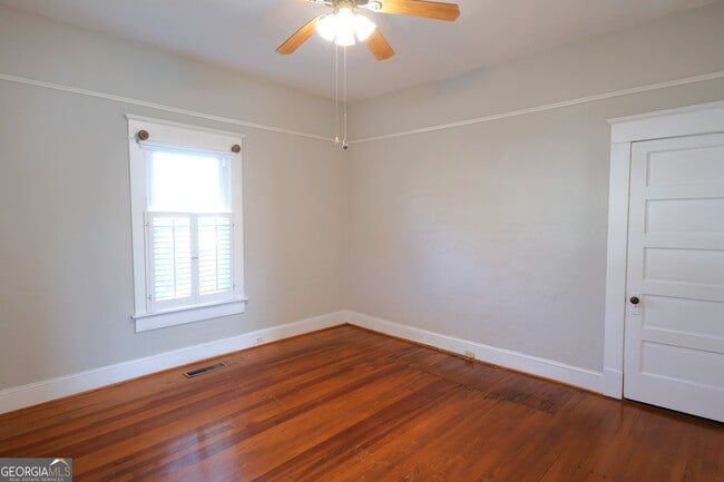 Building Photo - 217 Mountain View St