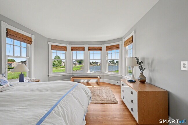 Building Photo - 71 Cove Ave