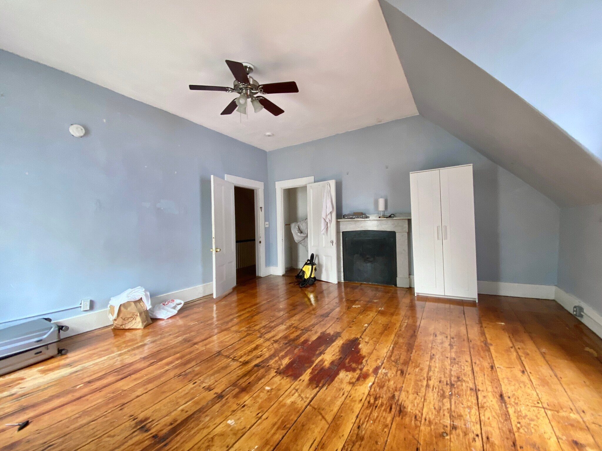 Building Photo - 139 Hillside St