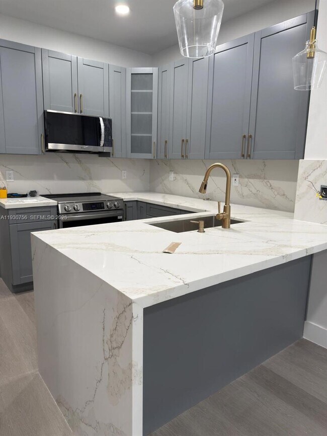 Building Photo - 12618 NW 56th Dr