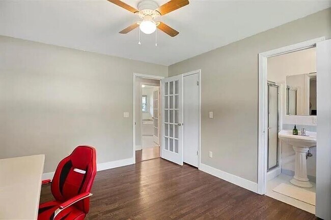 Building Photo - 2855 Old Carriage Dr SW