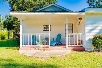 Building Photo - Bright & Comfortable 3 Bed/2.5 Bath Pensac...