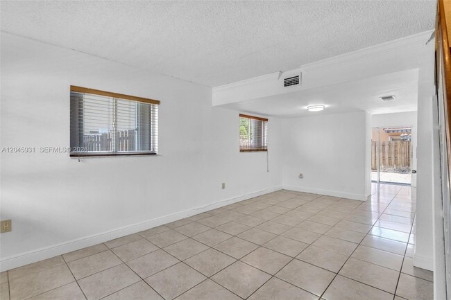 Building Photo - 8252 NW 6th Terrace